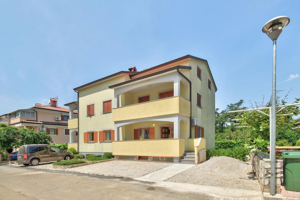 Apartments Vera Umag Exterior photo